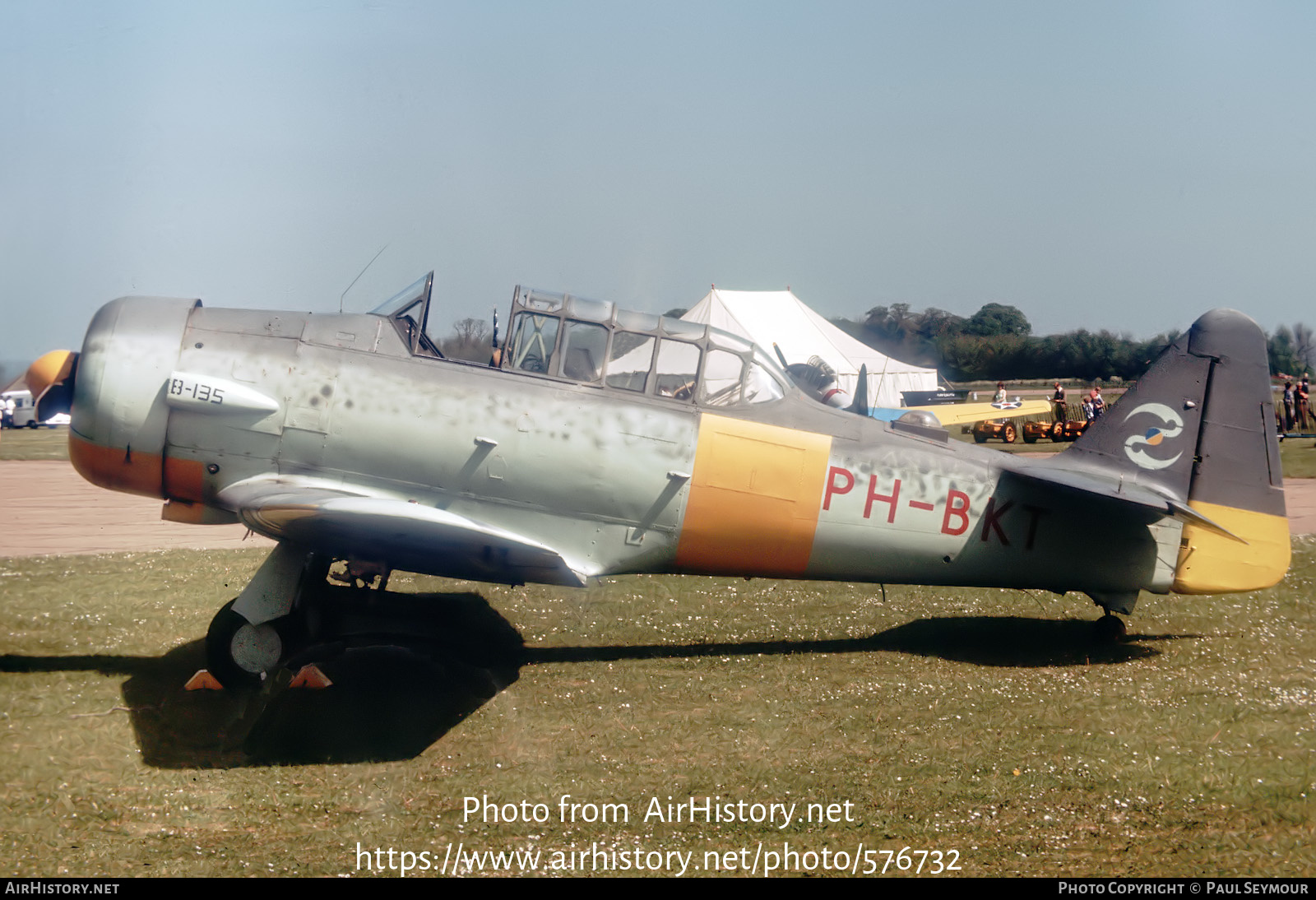 Aircraft Photo of PH-BKT / B-135 | North American AT-16 Harvard IIB | Stichting Vliegsport Gilze-Rijen | AirHistory.net #576732