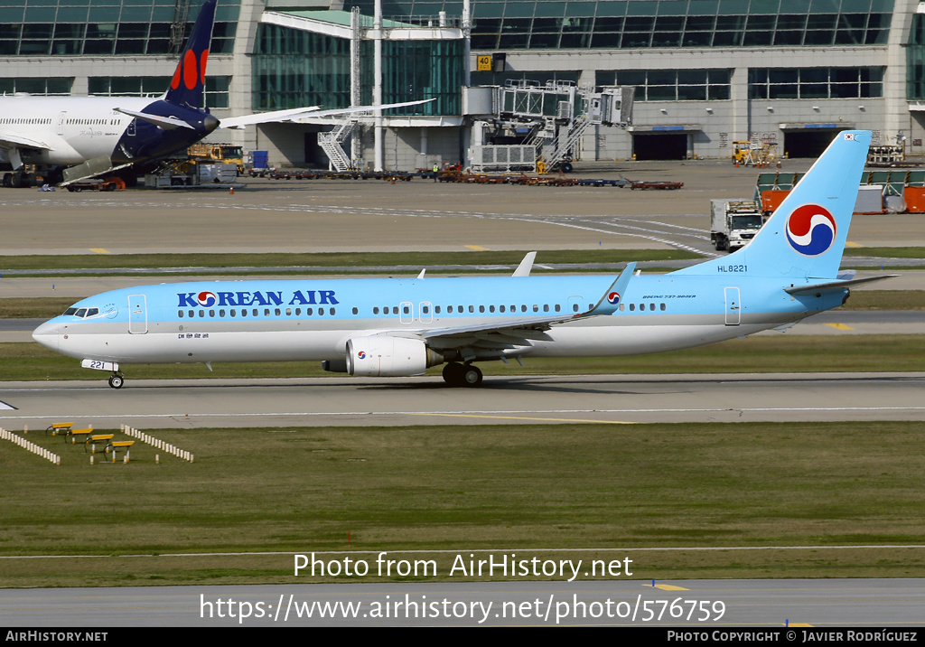 Aircraft Photo of HL8221 | Boeing 737-9B5/ER | Korean Air | AirHistory.net #576759