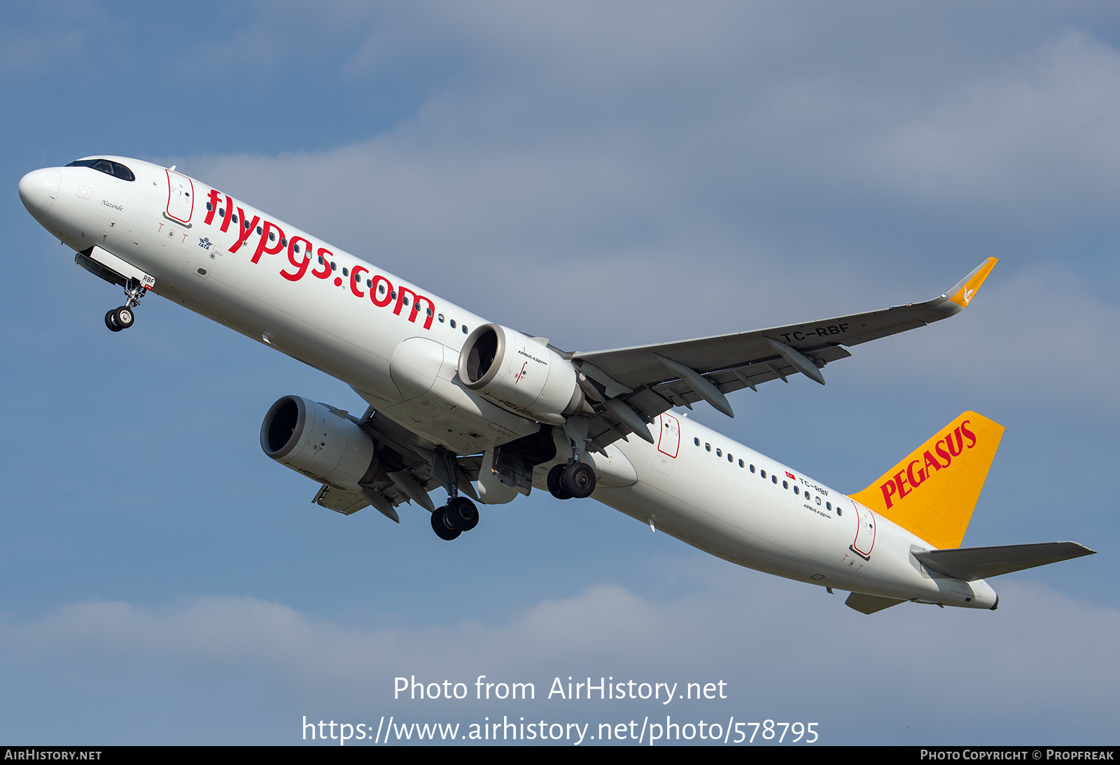 Aircraft Photo of TC-RBF | Airbus A321-251N | Pegasus Airlines | AirHistory.net #578795