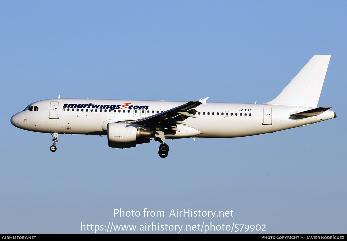 Aircraft Photo of LZ-EAE | Airbus A320-214 | Smartwings | AirHistory.net #579902