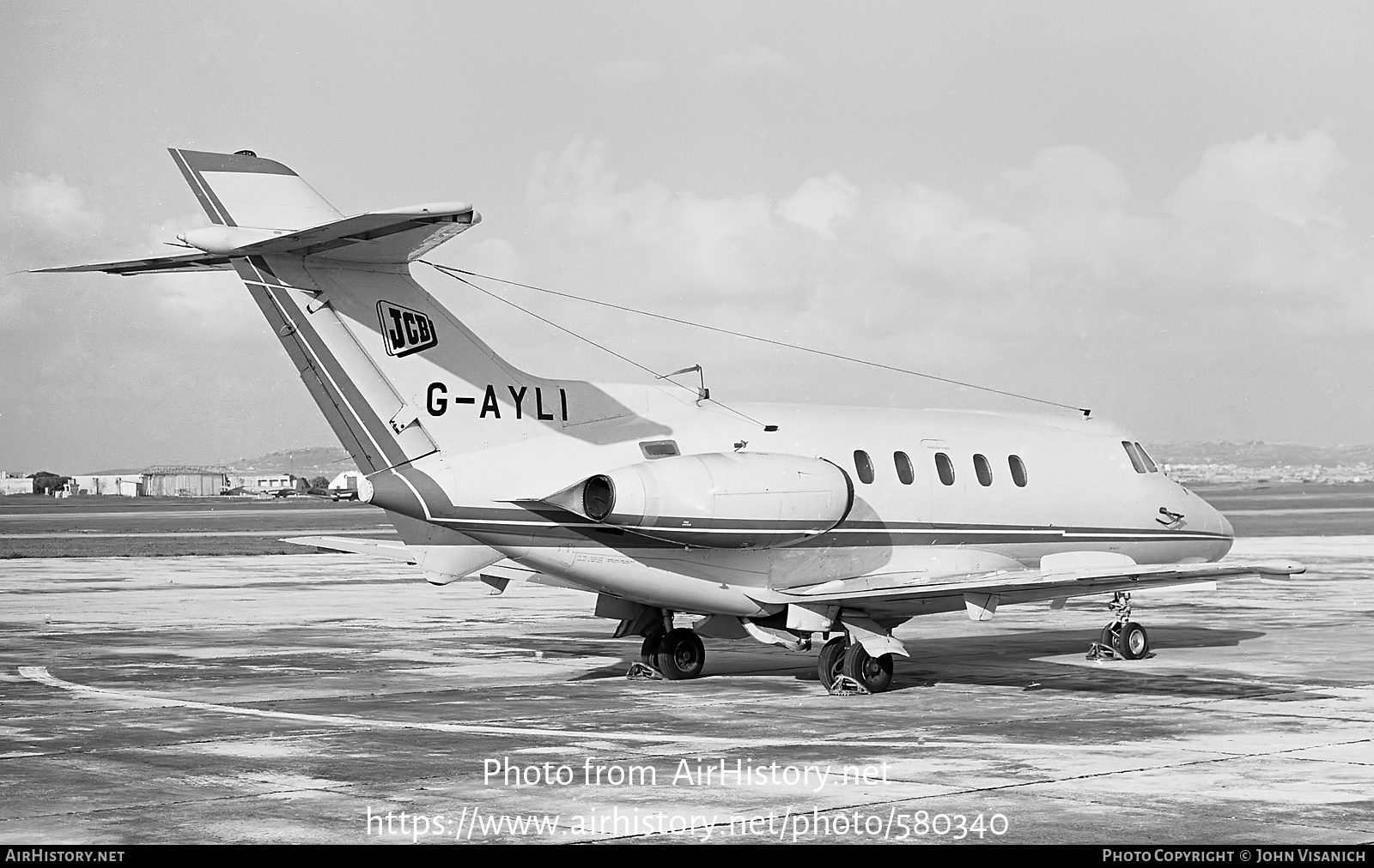 Aircraft Photo of G-AYLI | Hawker Siddeley HS-125-400B | JCB - J.C. Bamford Excavators | AirHistory.net #580340