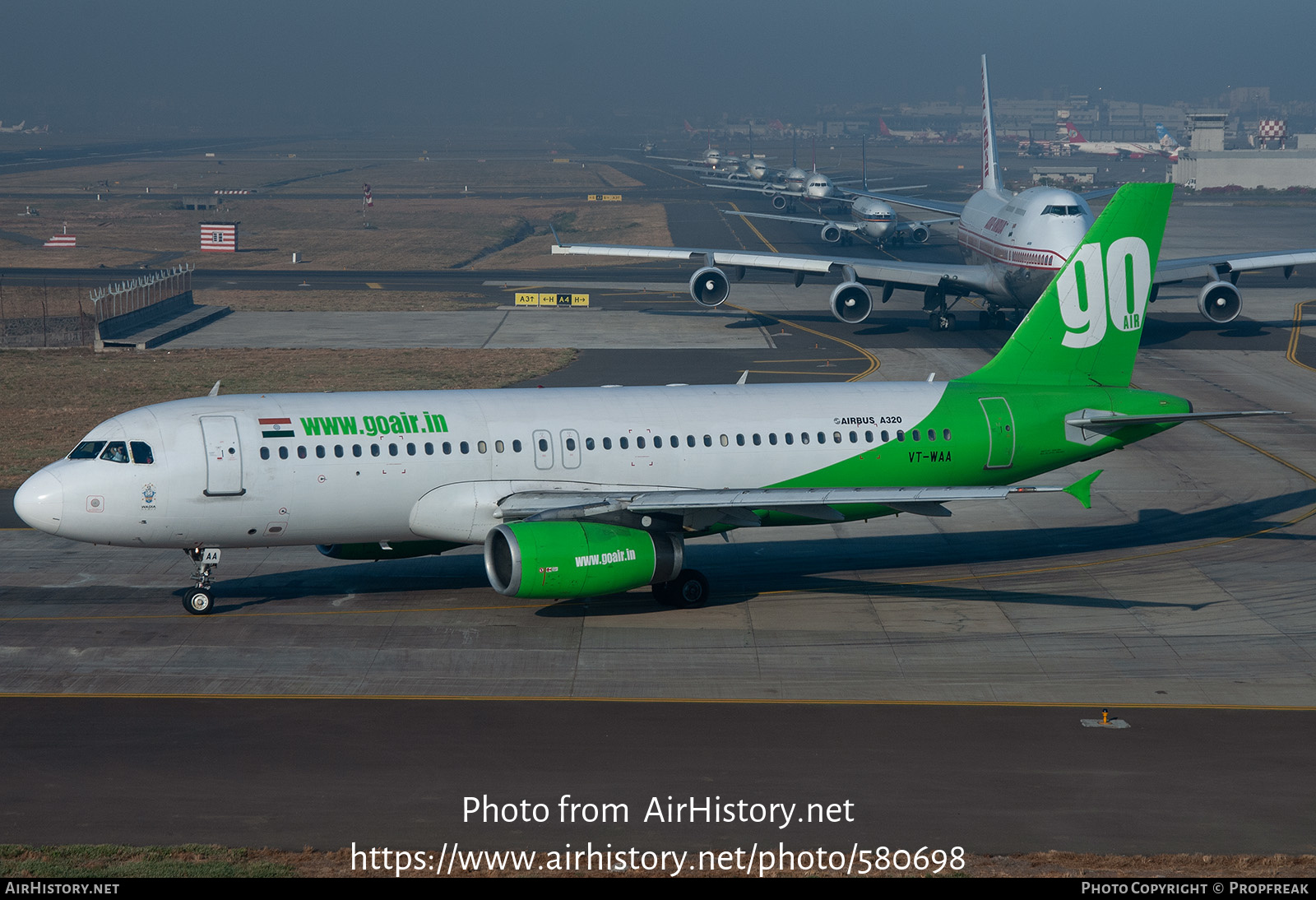 Aircraft Photo of VT-WAA | Airbus A320-231 | GoAir | AirHistory.net #580698