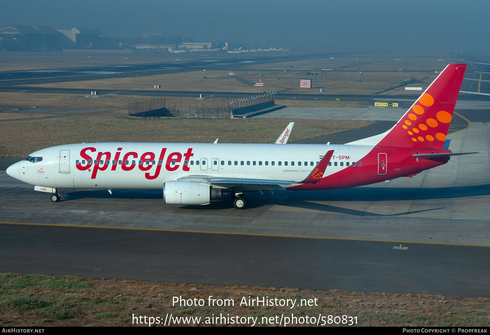 Aircraft Photo of VT-SPM | Boeing 737-8GJ | SpiceJet | AirHistory.net #580831