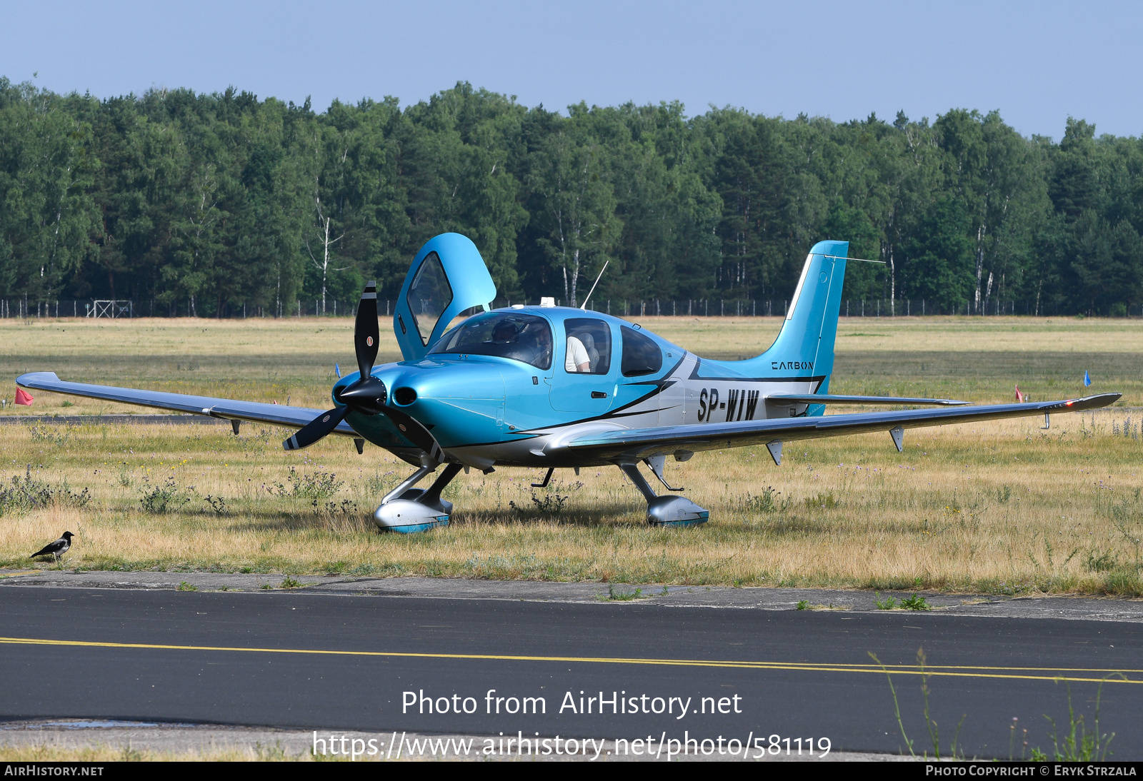 Aircraft Photo of SP-WIW | Cirrus SR-22T G6-GTS Carbon | AirHistory.net #581119