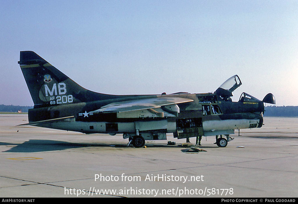 Aircraft Photo of 69-6208 / AF69-208 | LTV A-7D Corsair II | USA - Air Force | AirHistory.net #581778