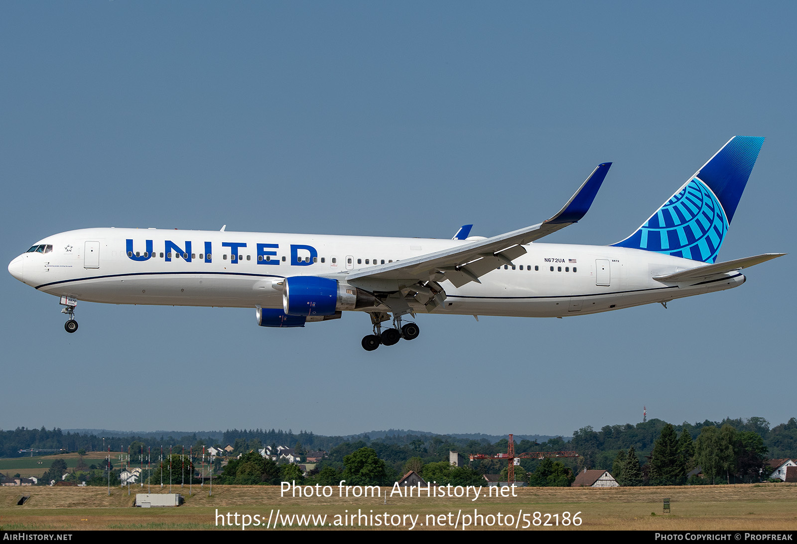 Aircraft Photo of N672UA | Boeing 767-322/ER | United Airlines | AirHistory.net #582186