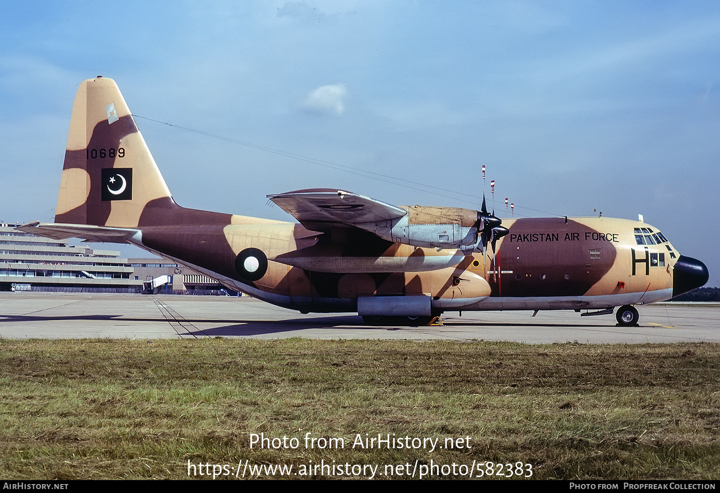 Aircraft Photo of 10689 | Lockheed C-130E Hercules (L-382) | Pakistan - Air Force | AirHistory.net #582383