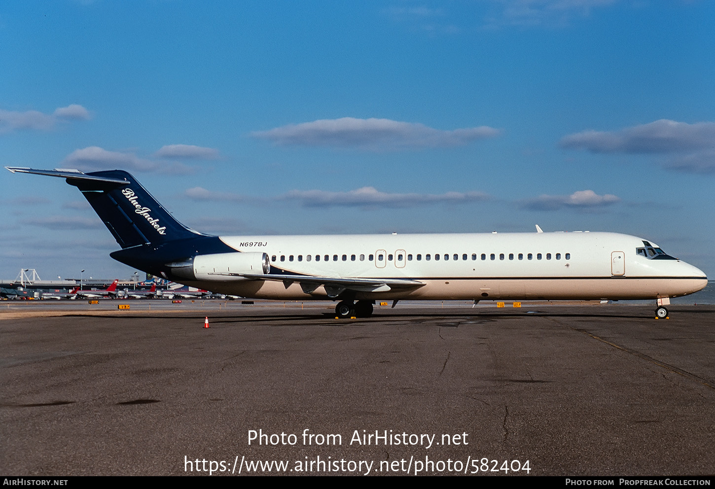 Aircraft Photo of N697BJ | McDonnell Douglas DC-9-32 | Columbus Blue Jackets | AirHistory.net #582404