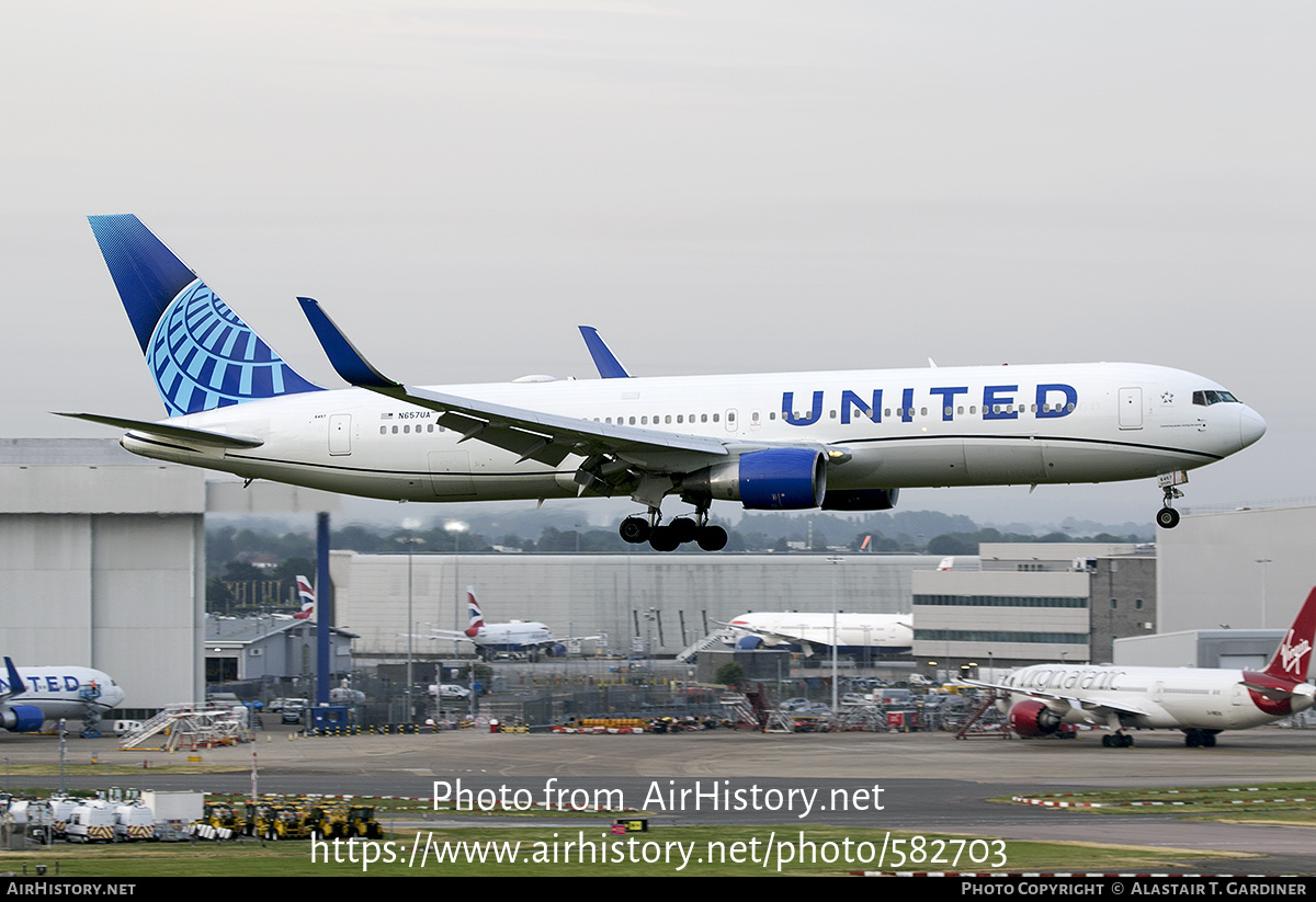 Aircraft Photo of N657UA | Boeing 767-322/ER | United Airlines | AirHistory.net #582703