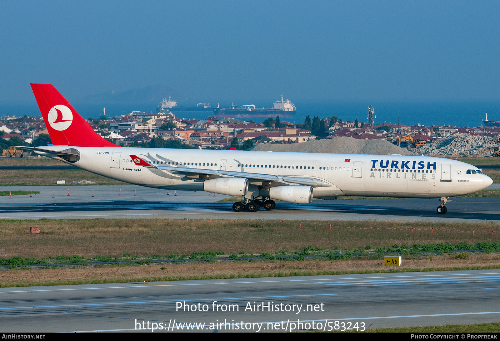 Aircraft Photo of TC-JDK | Airbus A340-311 | Turkish Airlines | AirHistory.net #583243