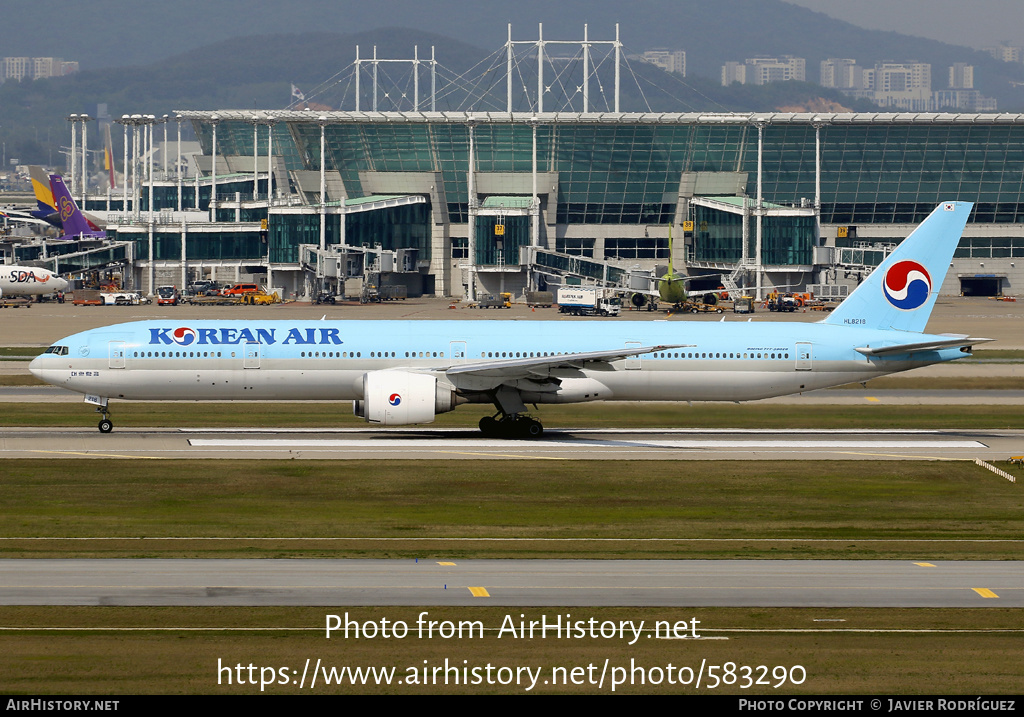 Aircraft Photo of HL8218 | Boeing 777-3B5/ER | Korean Air | AirHistory.net #583290