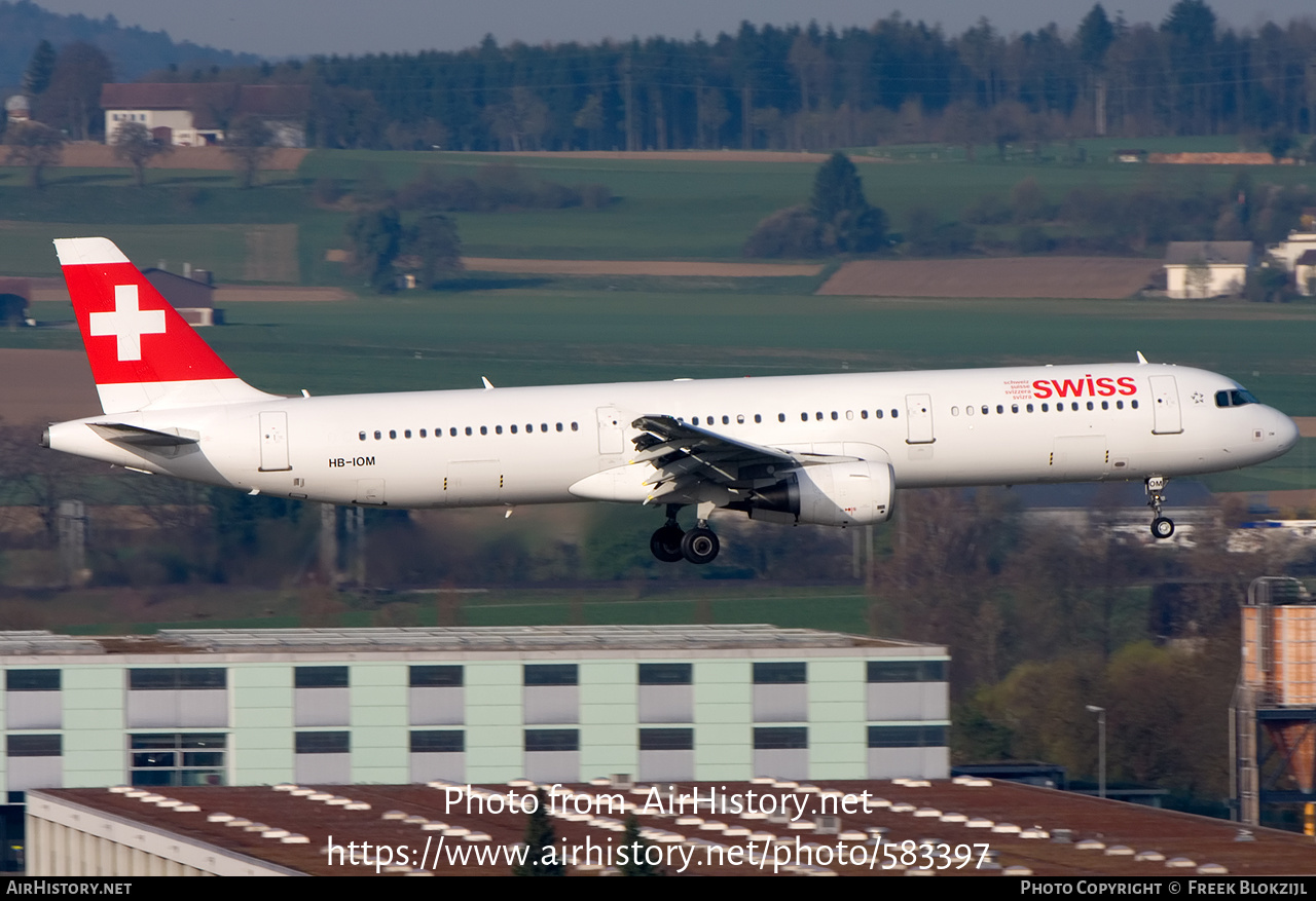 Aircraft Photo of HB-IOM | Airbus A321-212 | Swiss International Air Lines | AirHistory.net #583397