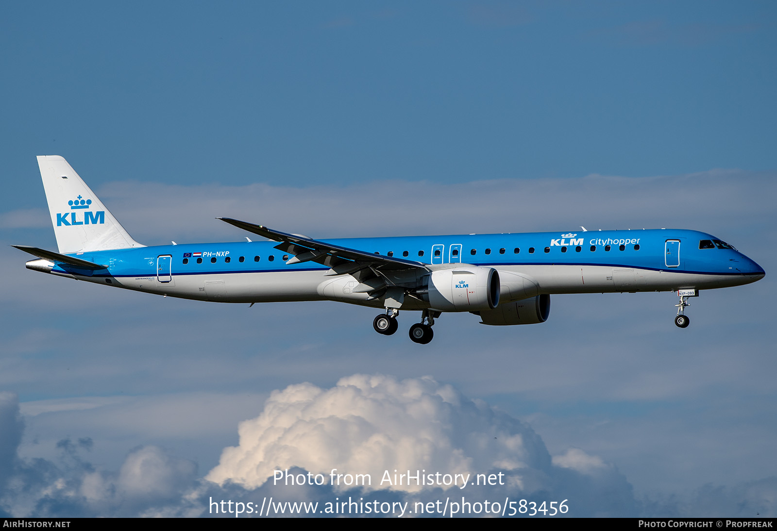 Aircraft Photo of PH-NXP | Embraer 195-E2 (ERJ-190-400) | KLM Cityhopper | AirHistory.net #583456