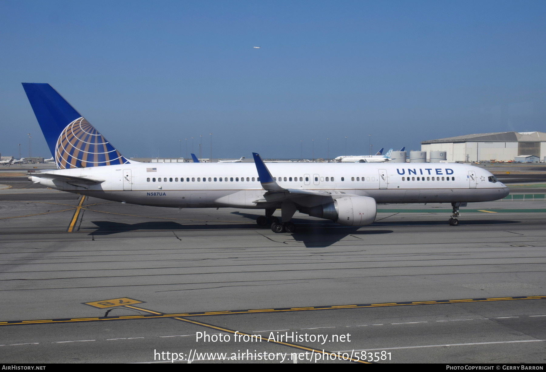 Aircraft Photo of N587UA | Boeing 757-222 | United Airlines | AirHistory.net #583581