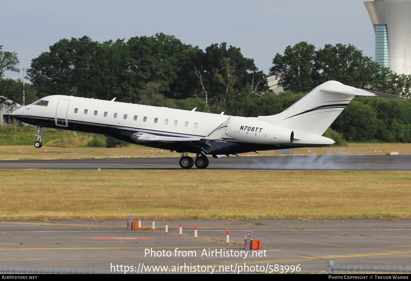 Aircraft Photo of N708TT | Bombardier Global 6000 (BD-700-1A10) | AirHistory.net #583996