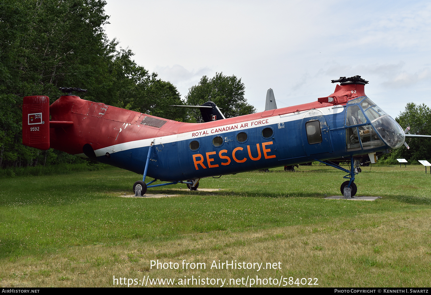 Aircraft Photo of 9592 | Vertol 44A | Canada - Air Force | AirHistory.net #584022