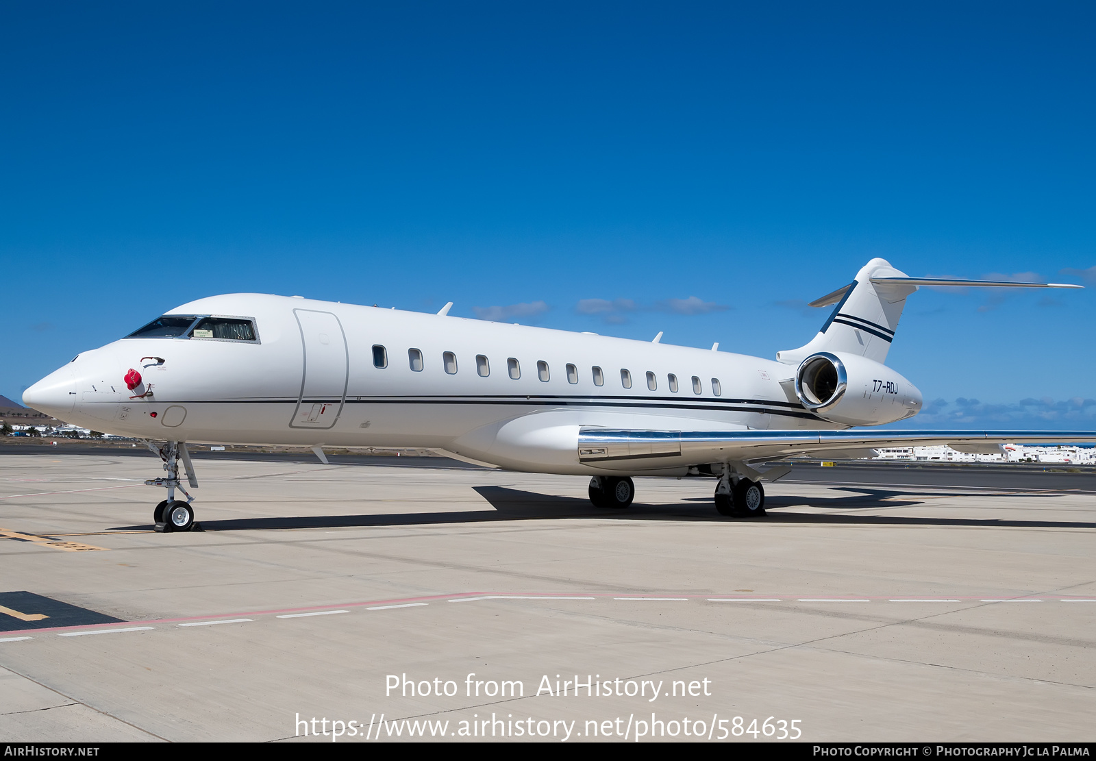 Aircraft Photo Of T7-RDJ | Bombardier Global 6000 (BD-700-1A10 ...