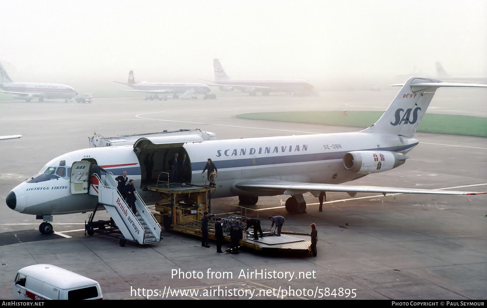 Aircraft Photo of SE-DBN | McDonnell Douglas DC-9-33F | Scandinavian Airlines - SAS | AirHistory.net #584895