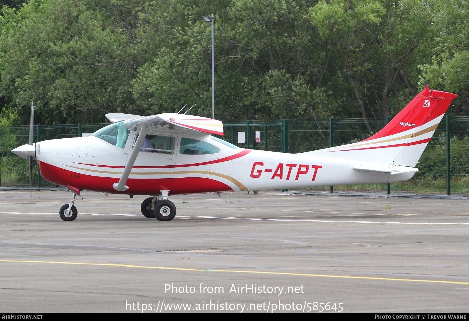 Aircraft Photo of G-ATPT | Cessna 182J Skylane | AirHistory.net #585645