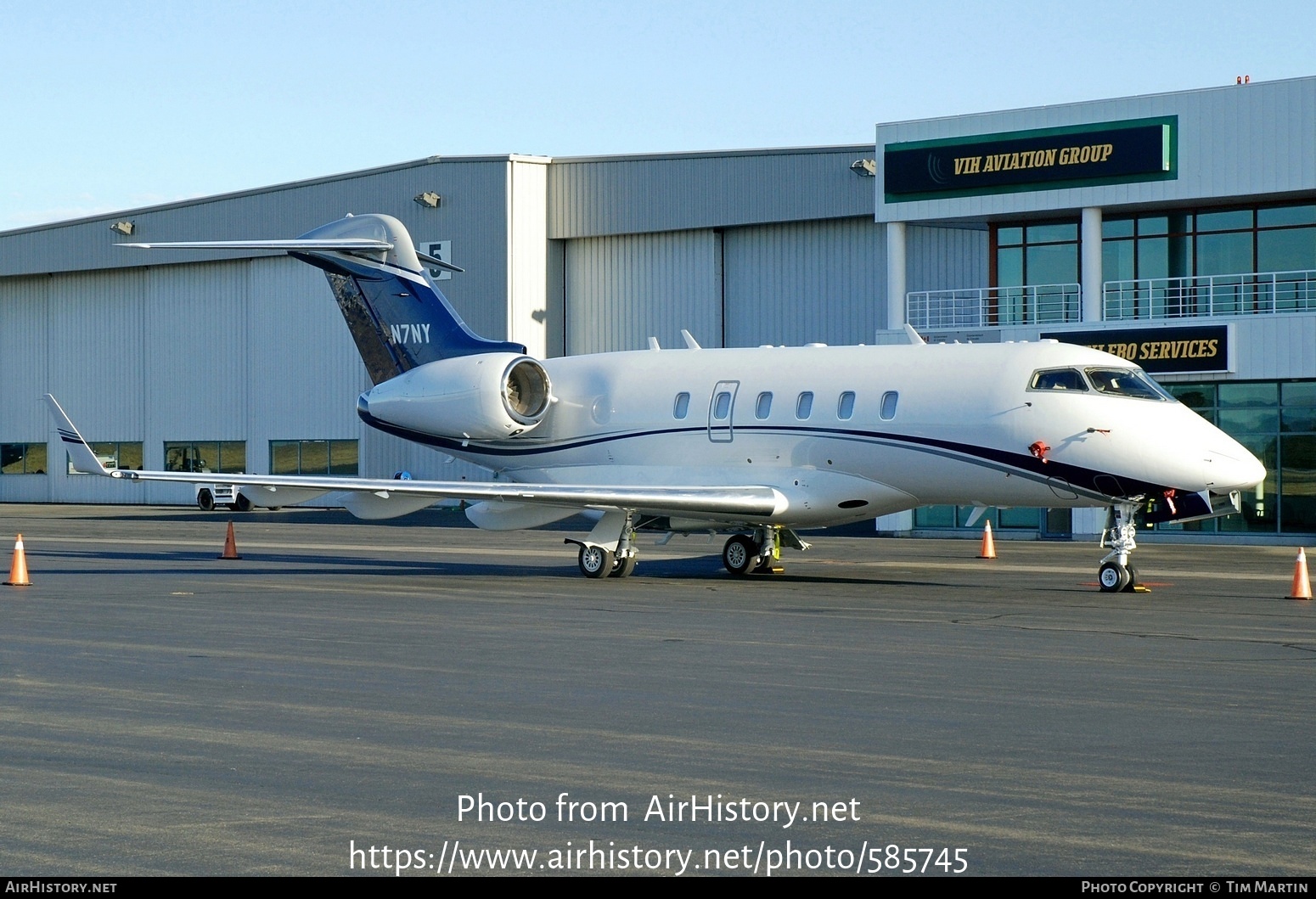 Aircraft Photo of N7NY | Bombardier Challenger 300 (BD-100-1A10) | AirHistory.net #585745