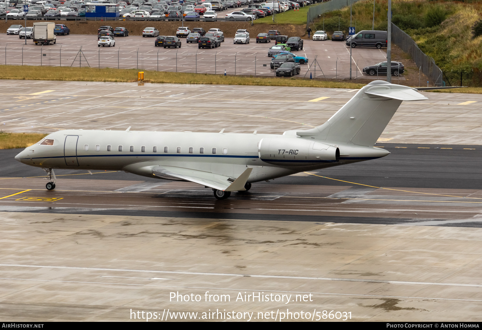 Aircraft Photo of T7-RIC | Bombardier Global 6000 (BD-700-1A10) | AirHistory.net #586031