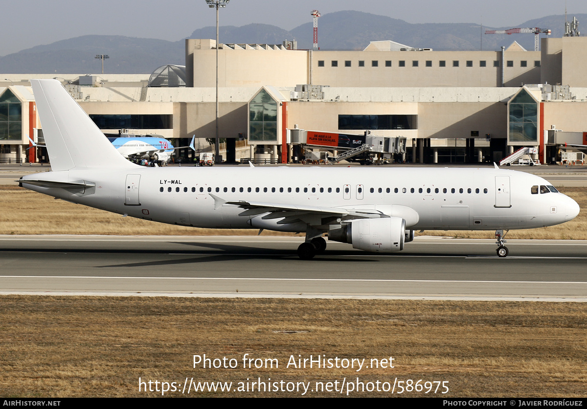 Aircraft Photo of LY-MAL | Airbus A320-214 | AirHistory.net #586975