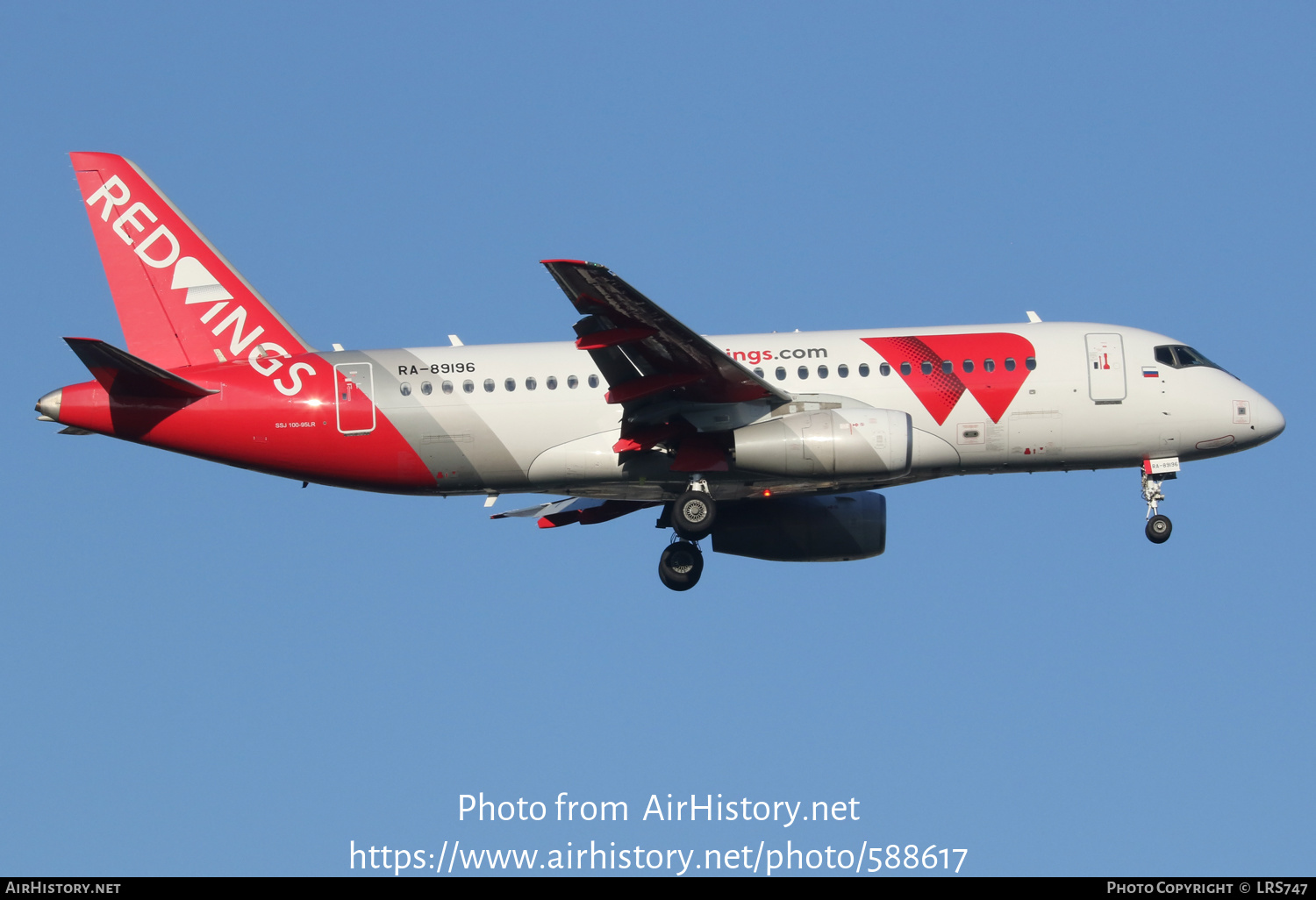 Aircraft Photo of RA-89196 | Sukhoi SSJ-100-95B-LR Superjet 100 (RRJ-95LR) | Red Wings | AirHistory.net #588617