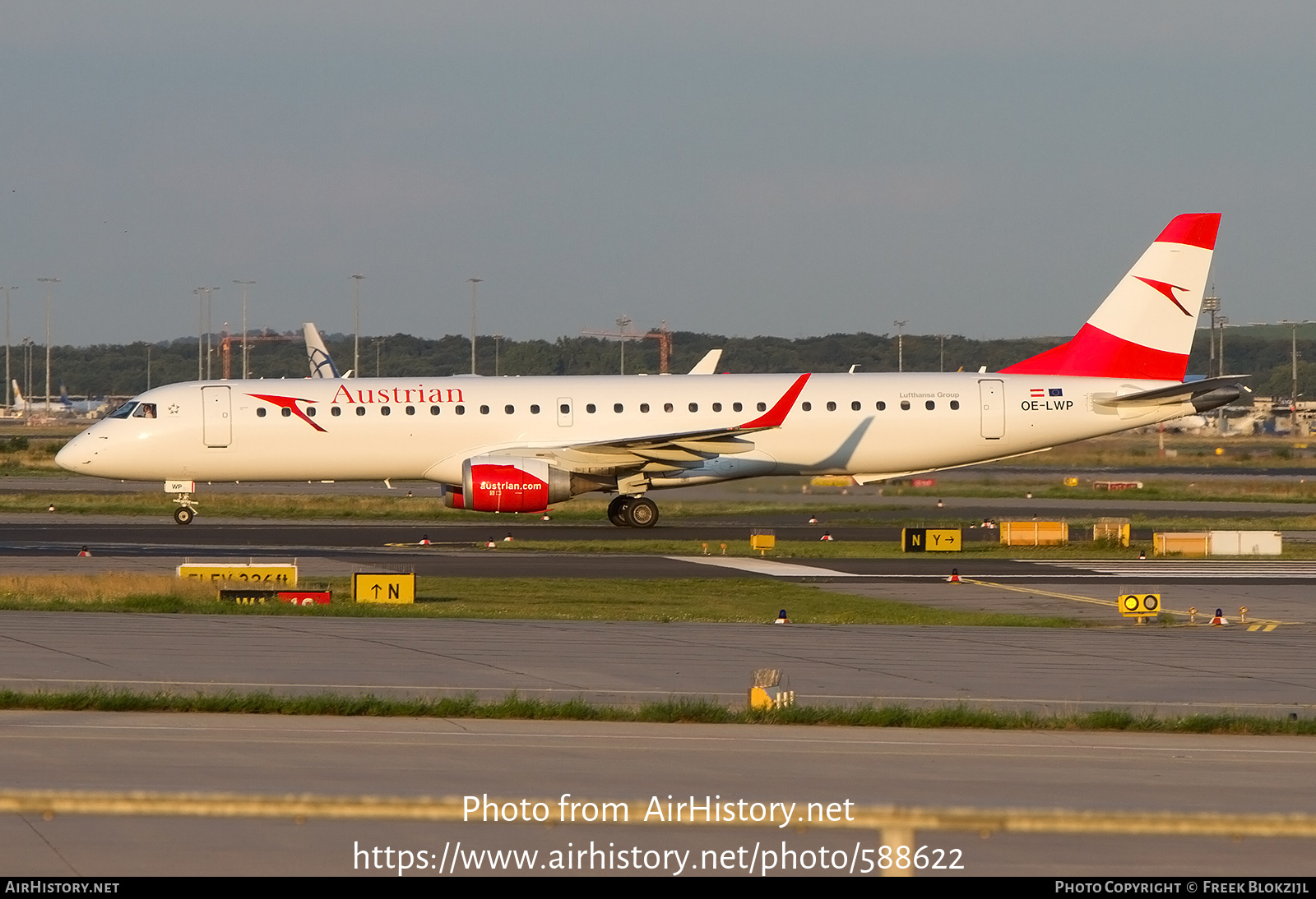 Aircraft Photo of OE-LWP | Embraer 195LR (ERJ-190-200LR) | Austrian Airlines | AirHistory.net #588622