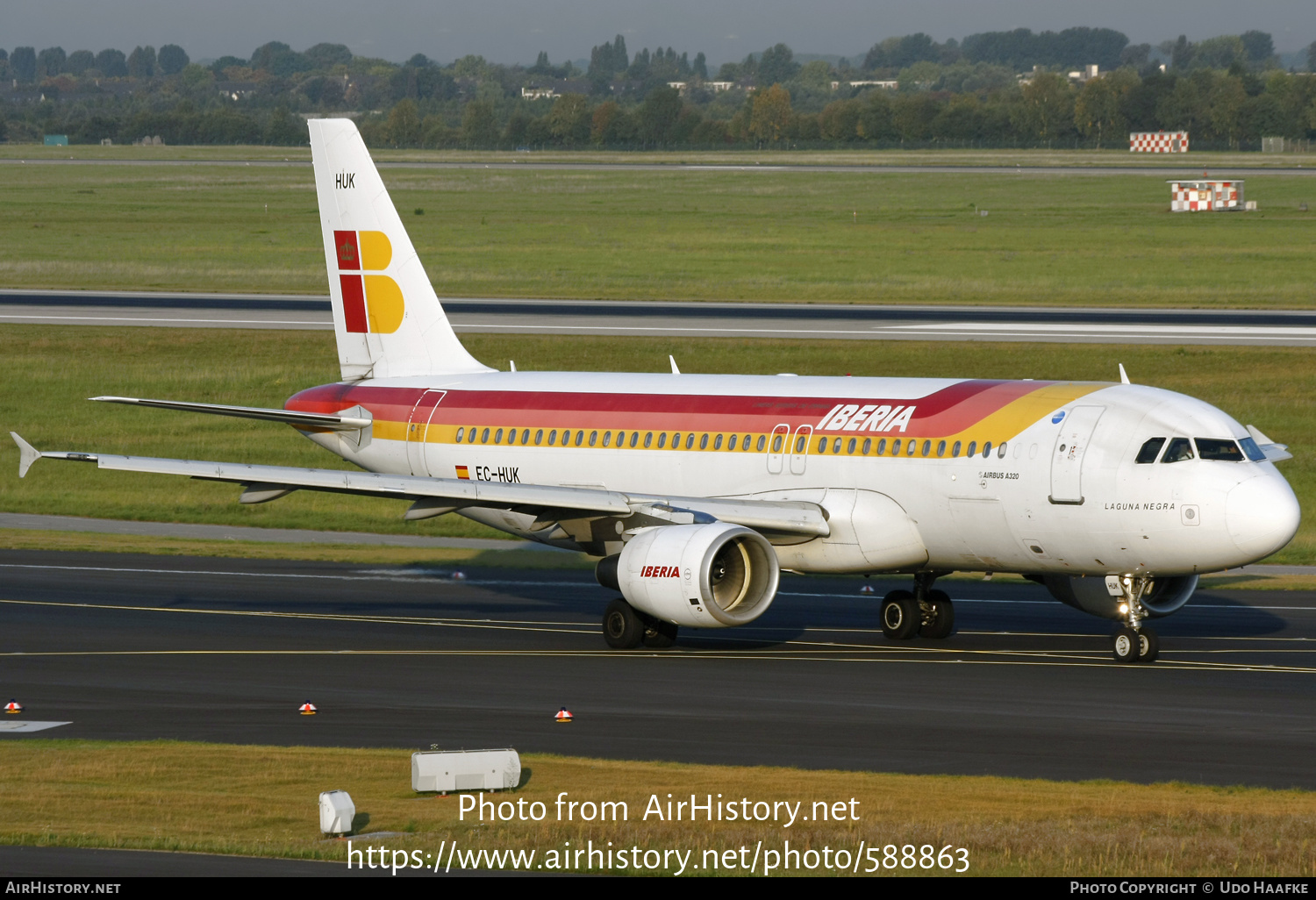 Aircraft Photo of EC-HUK | Airbus A320-214 | Iberia | AirHistory.net #588863