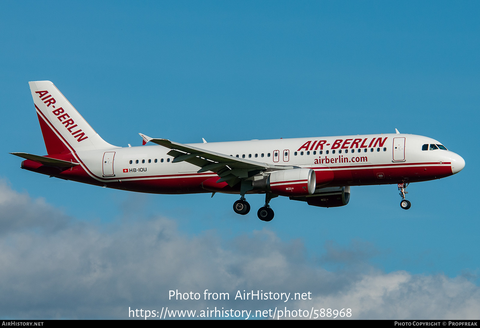 Aircraft Photo of HB-IOU | Airbus A320-214 | Air Berlin | AirHistory.net #588968