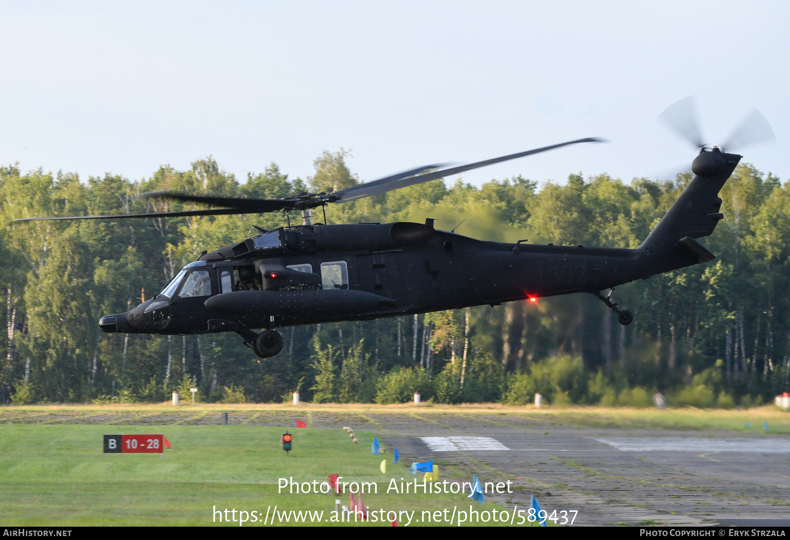 Aircraft Photo of 1302 | Sikorsky S-70i International Black Hawk | Poland - Army | AirHistory.net #589437