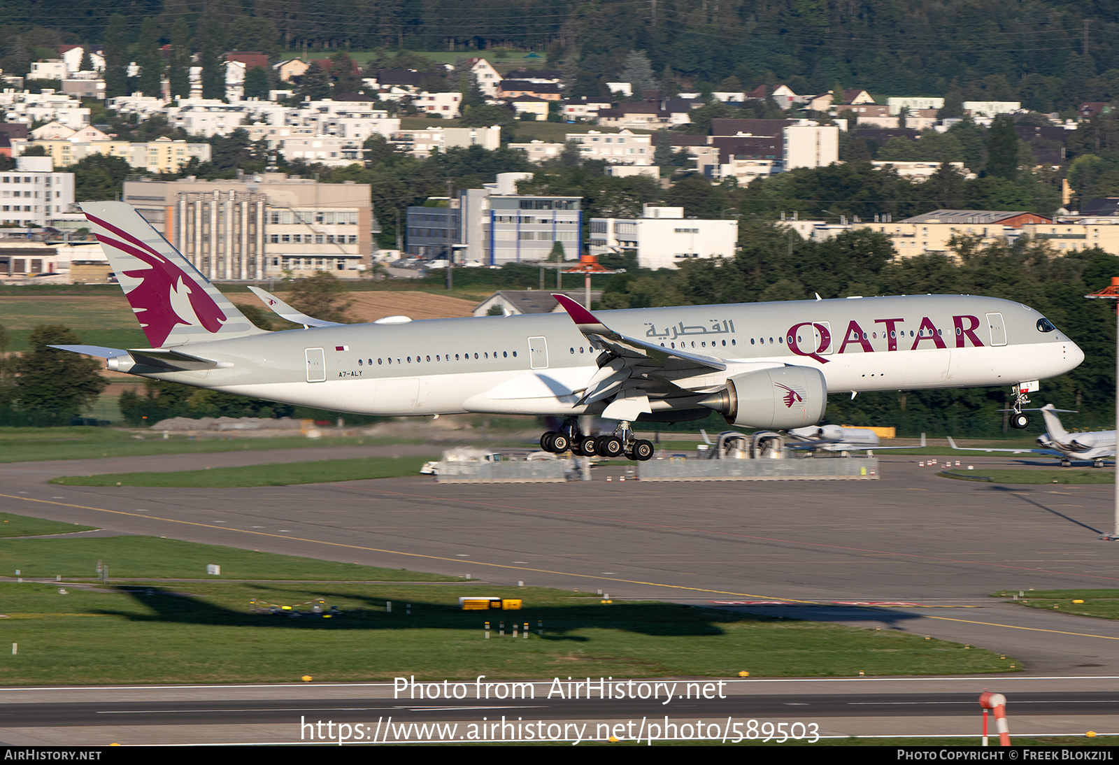 Aircraft Photo of A7-ALY | Airbus A350-941 | Qatar Airways | AirHistory.net #589503