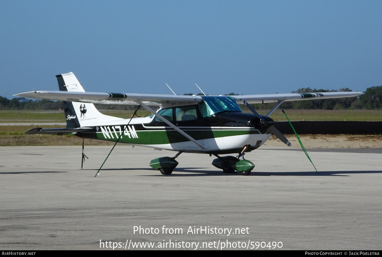 Aircraft Photo of N1174M | Cessna 172K Skyhawk | AirHistory.net #590490