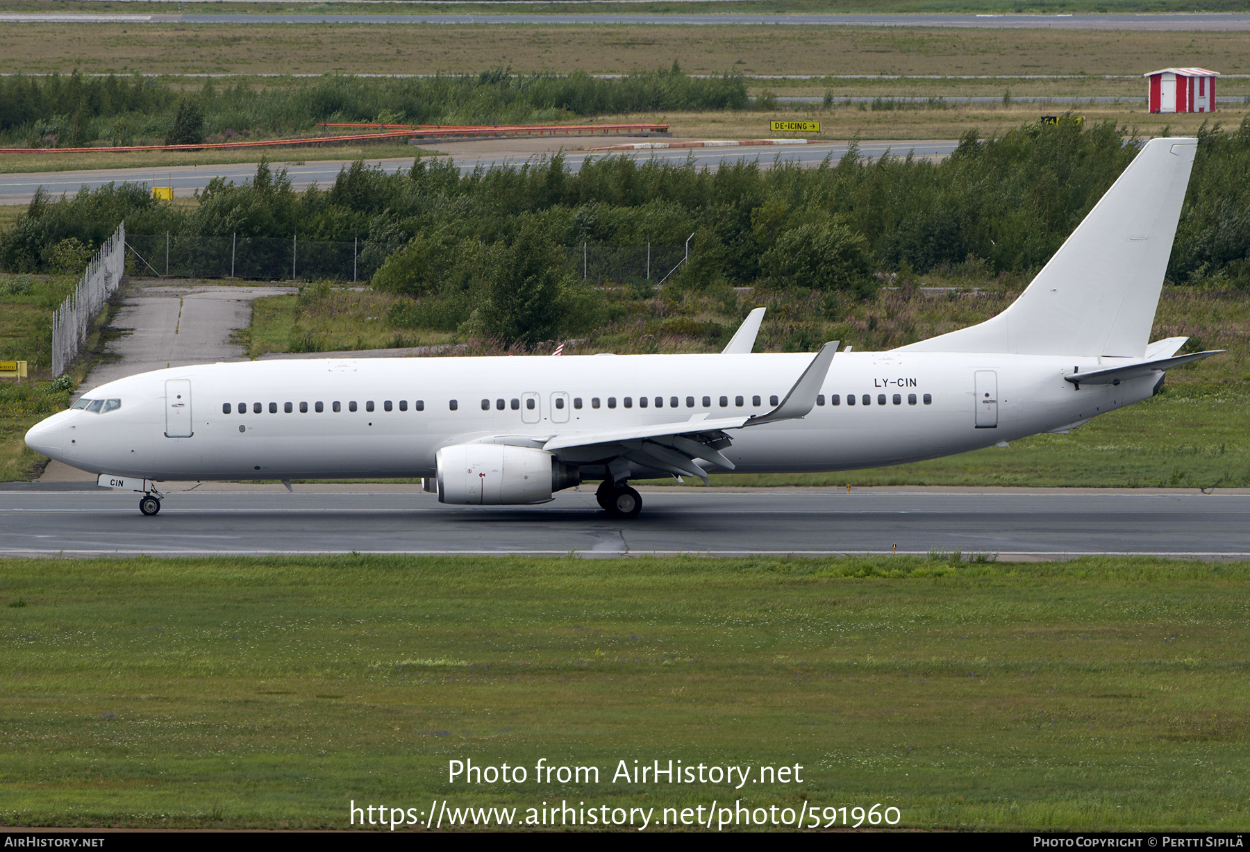 Aircraft Photo of LY-CIN | Boeing 737-83N | AirHistory.net #591960