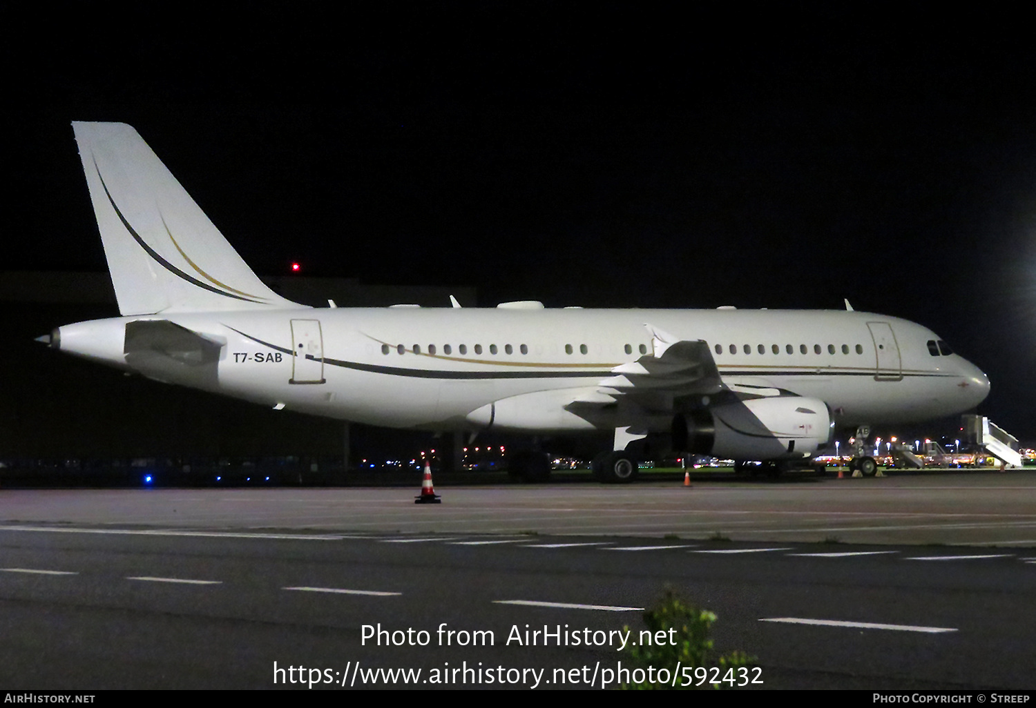 Aircraft Photo of T7-SAB | Airbus ACJ319 (A319-133/CJ) | AirHistory.net #592432