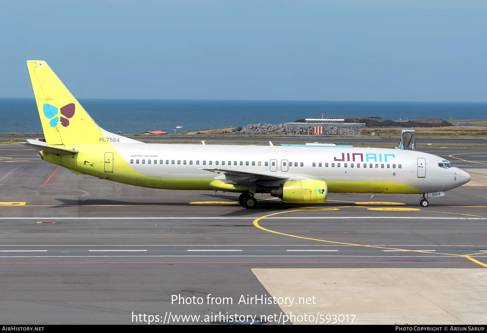 Aircraft Photo of HL7564 | Boeing 737-86N | Jin Air | AirHistory.net #593017