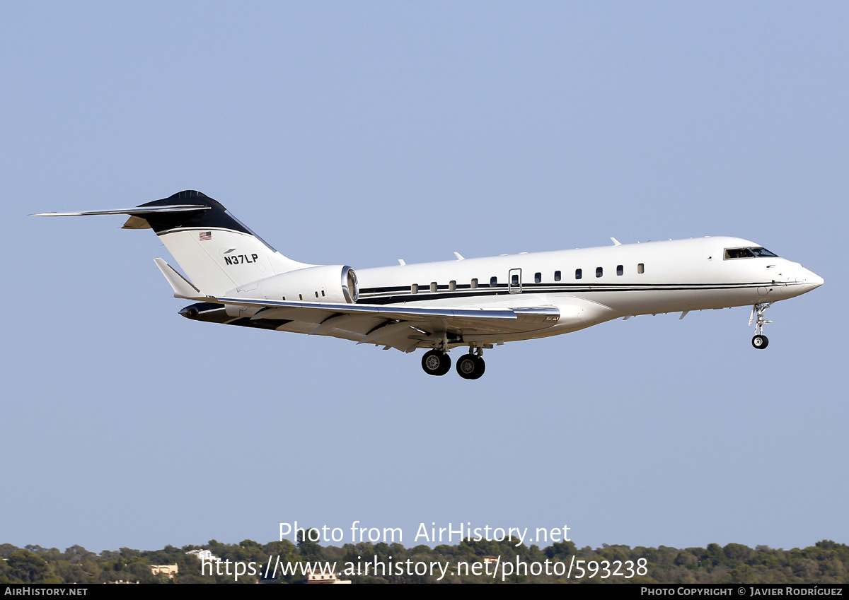 Aircraft Photo of N37LP | Bombardier Global 5000 (BD-700-1A11) | AirHistory.net #593238