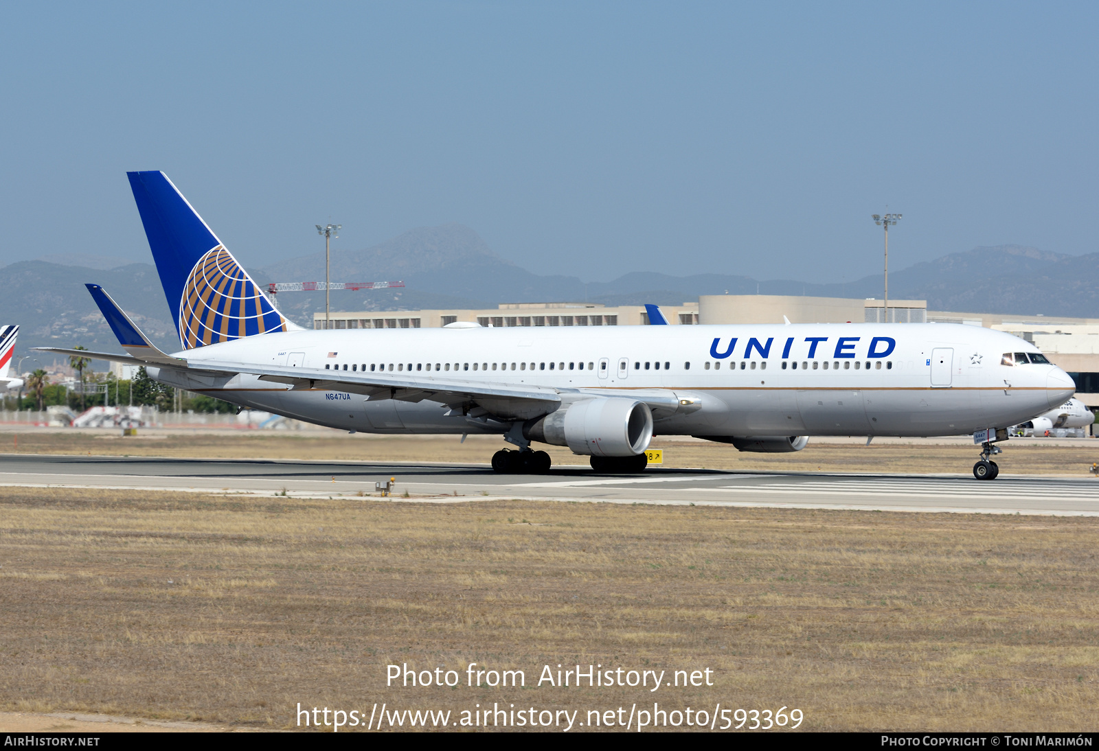 Aircraft Photo of N647UA | Boeing 767-322/ER | United Airlines | AirHistory.net #593369