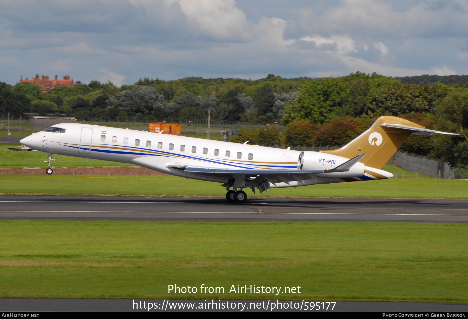 Aircraft Photo of VT-PRI | Bombardier Global 7500 (BD-700-2A12) | Reliance Industries | AirHistory.net #595177