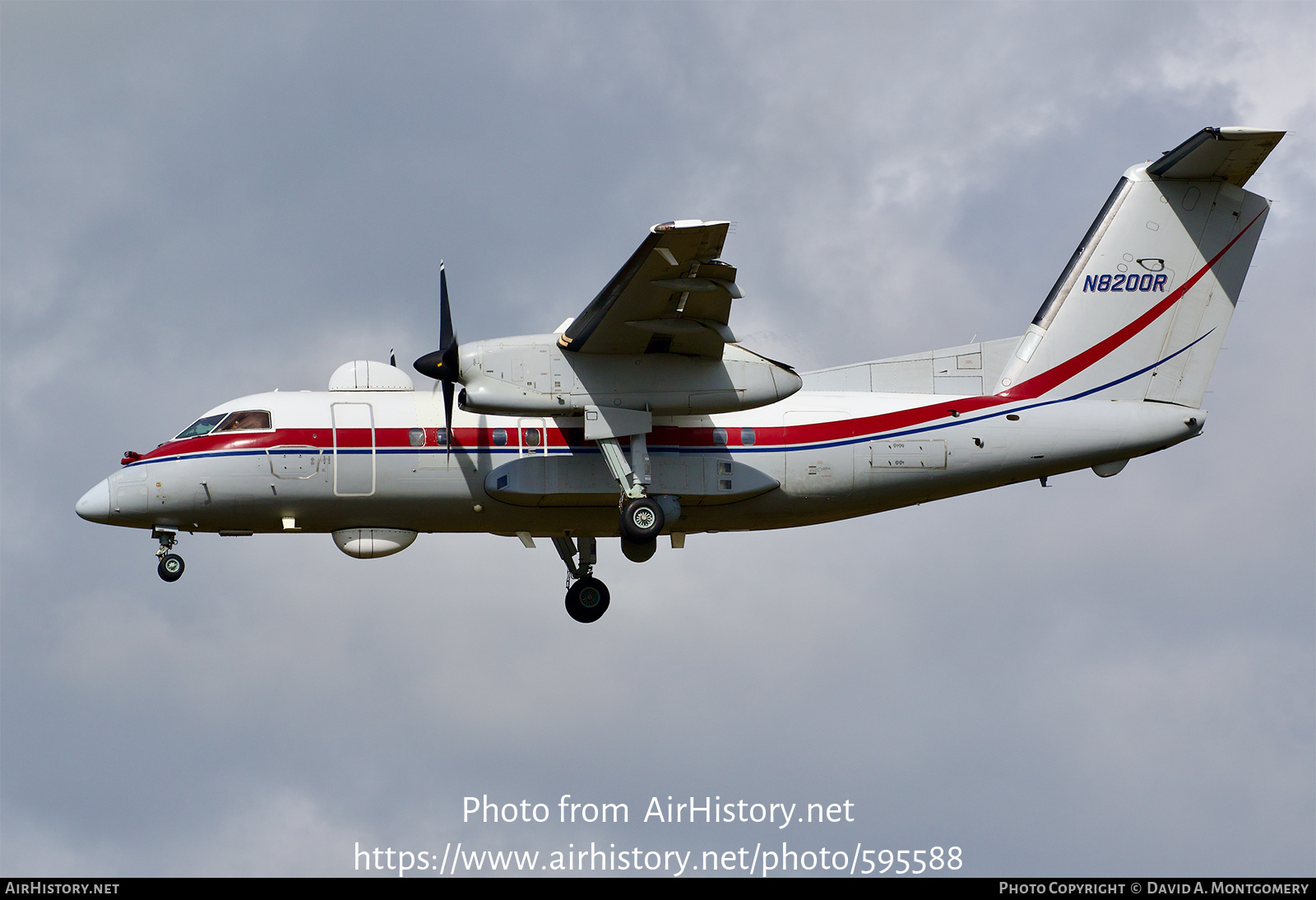 Aircraft Photo of N8200R | De Havilland Canada DHC-8-202Q Dash 8 | AirHistory.net #595588