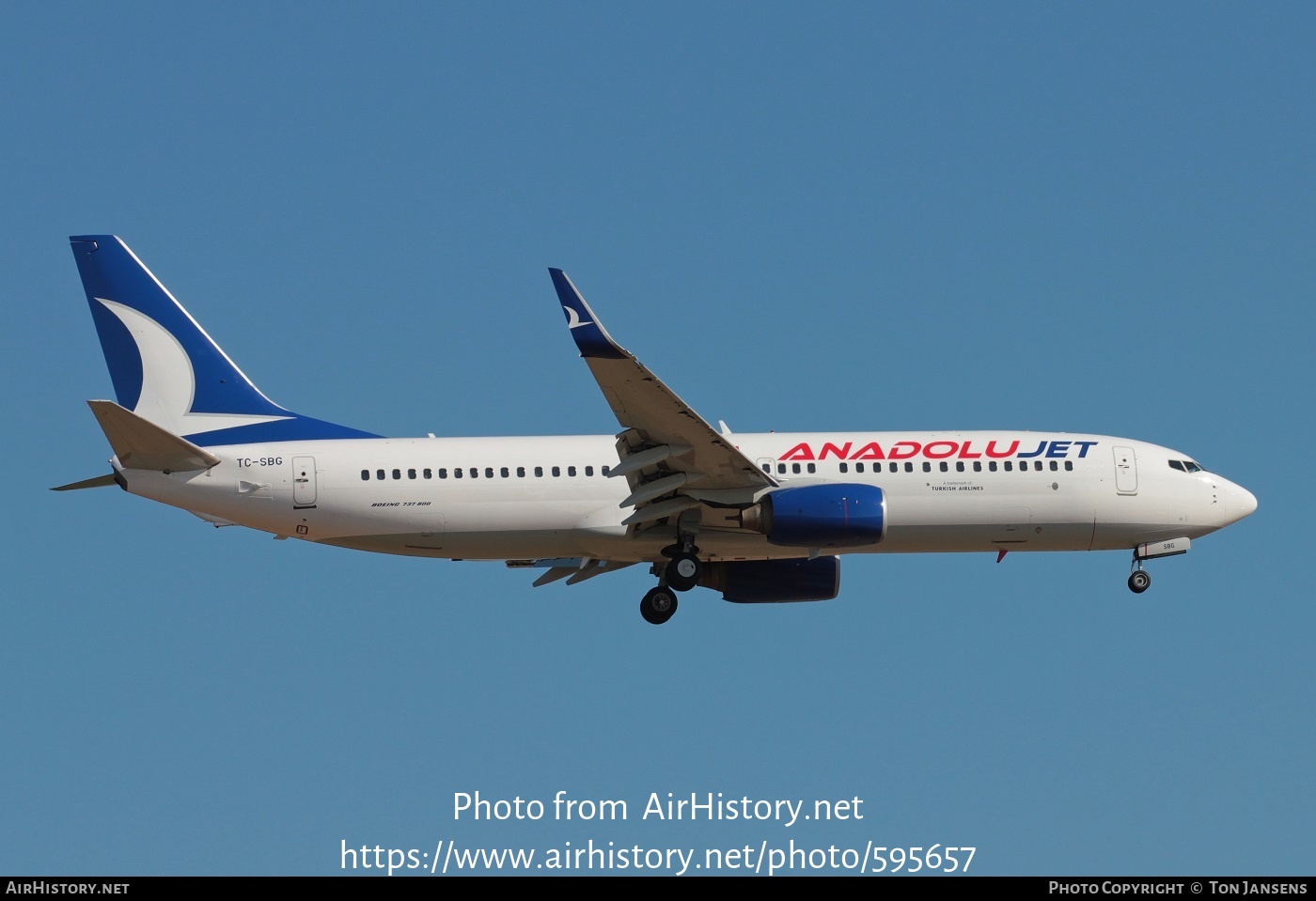 Aircraft Photo of TC-SBG | Boeing 737-86J | AnadoluJet | AirHistory.net #595657