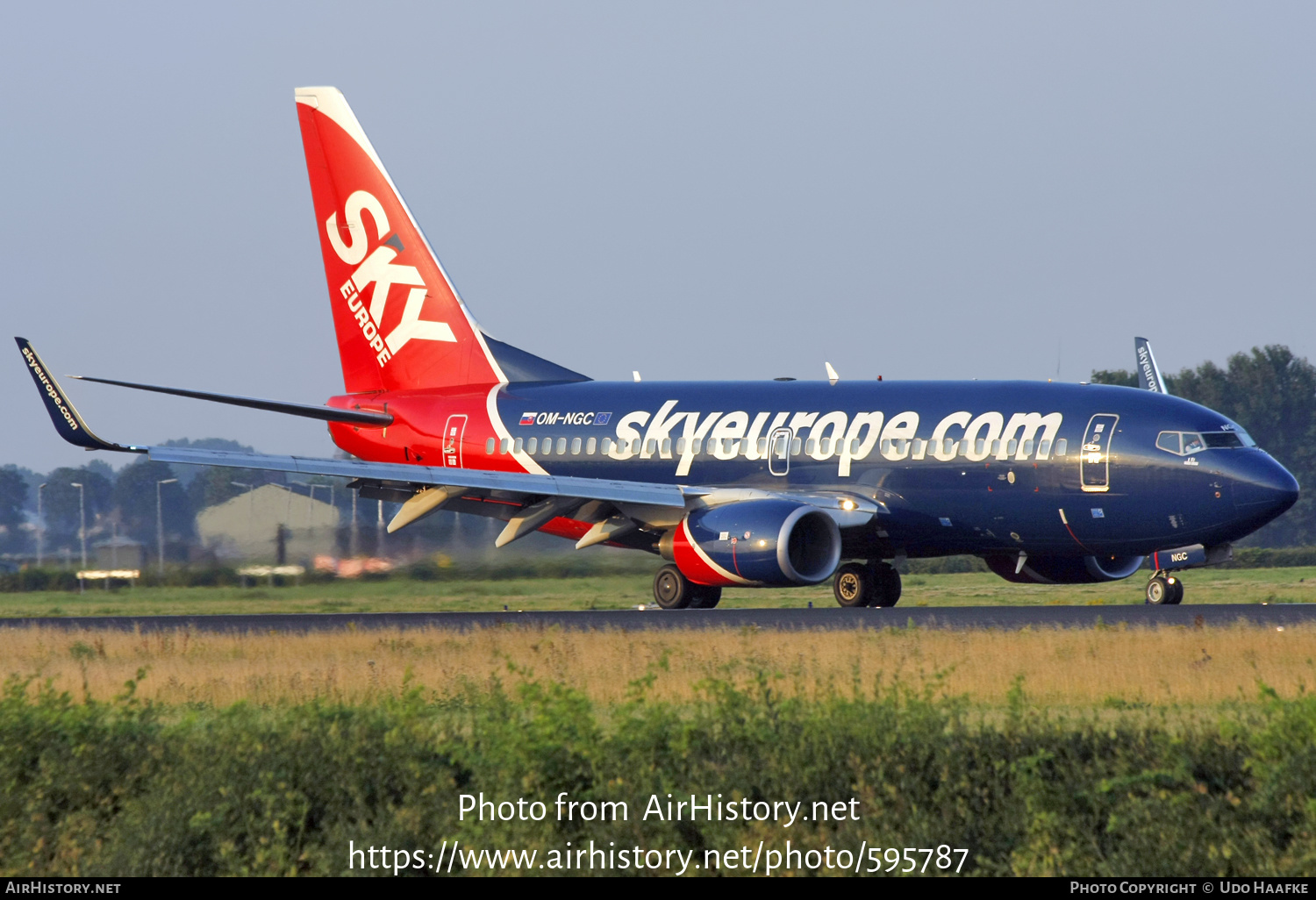 Aircraft Photo of OM-NGC | Boeing 737-76N | SkyEurope Airlines | AirHistory.net #595787