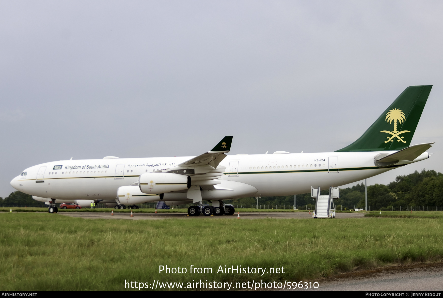 Aircraft Photo of HZ-124 | Airbus A340-211 | Kingdom of Saudi Arabia | AirHistory.net #596310