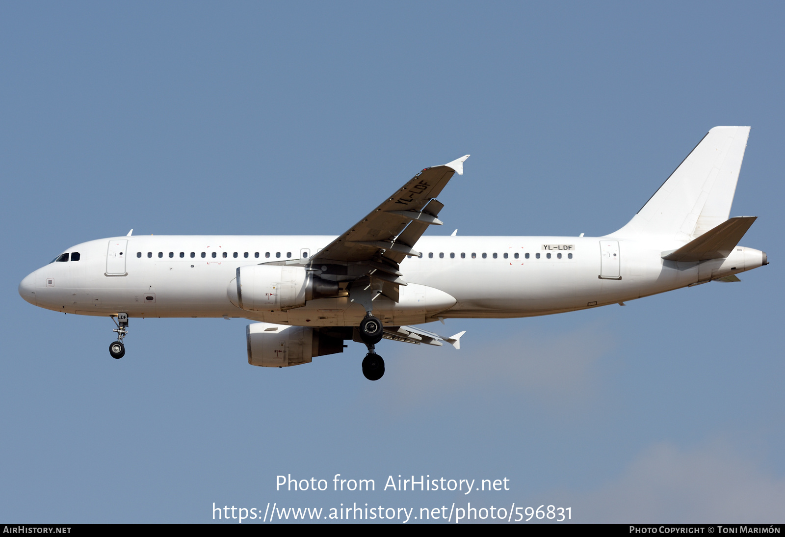 aircraft-photo-of-yl-ldf-airbus-a320-214-airhistory-596831