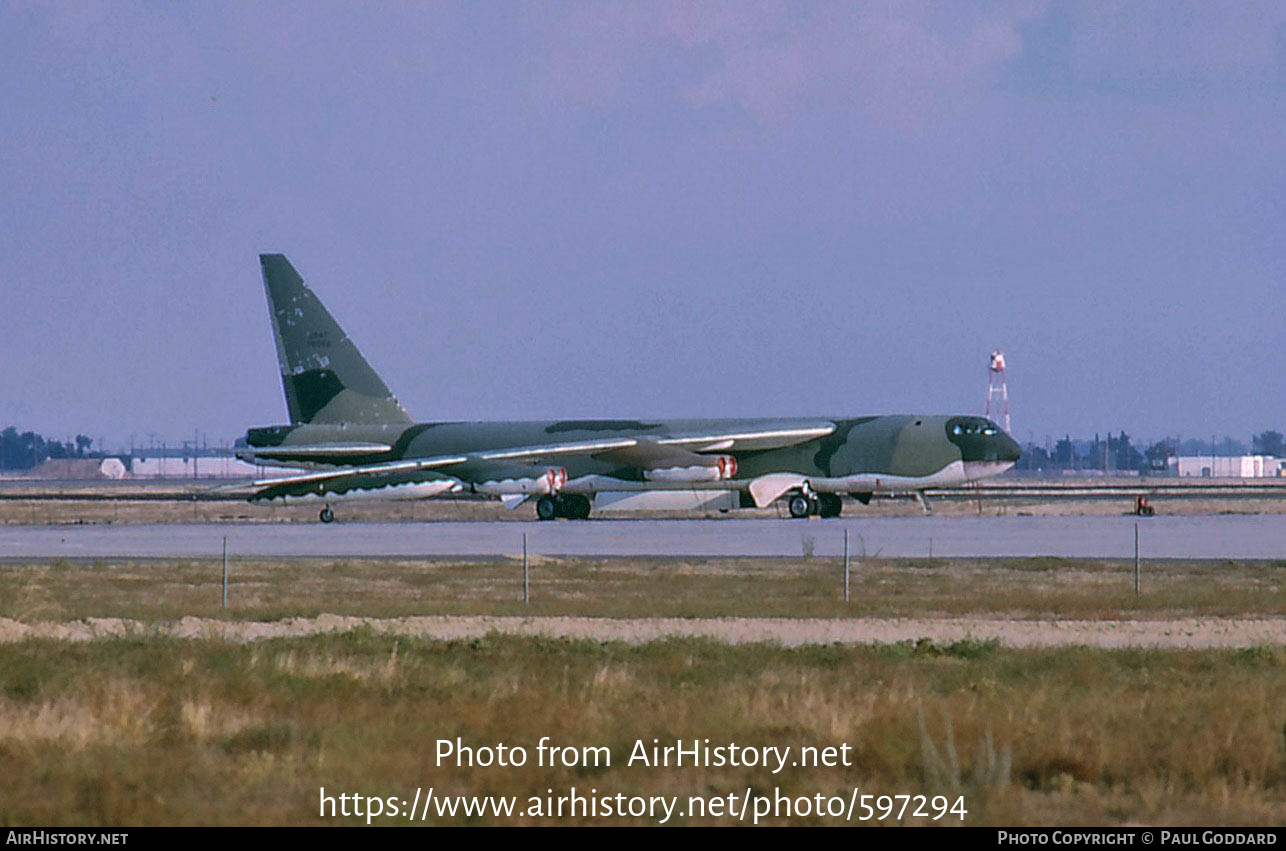 Aircraft Photo of 57-052 / 70052 | Boeing B-52F Stratofortress | USA - Air Force | AirHistory.net #597294