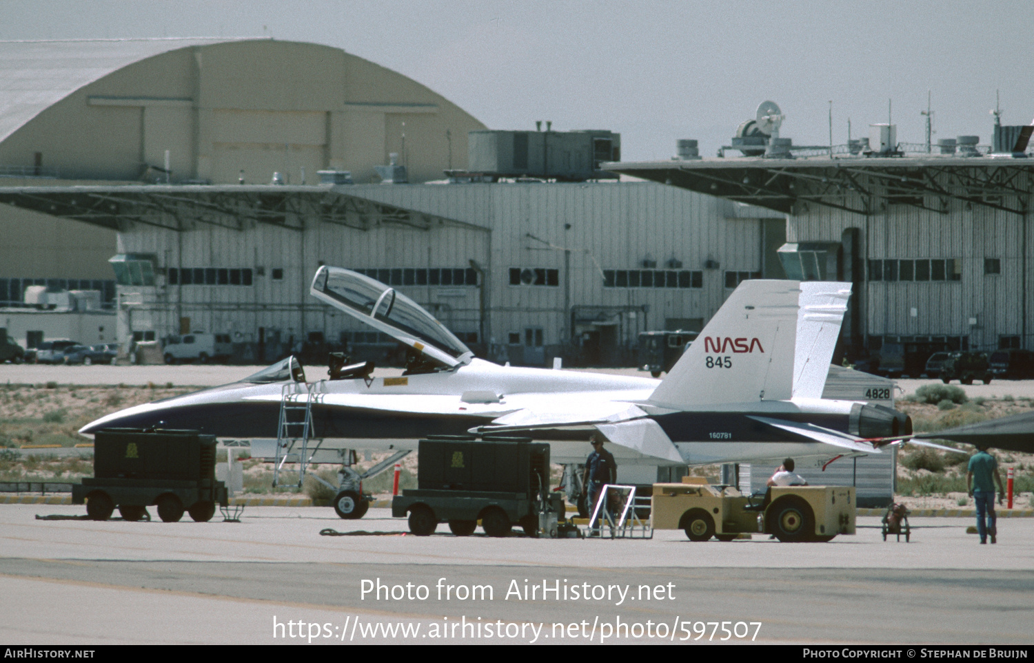 Aircraft Photo of 160781 | McDonnell Douglas YF-18B Hornet | NASA - National Aeronautics and Space Administration | AirHistory.net #597507