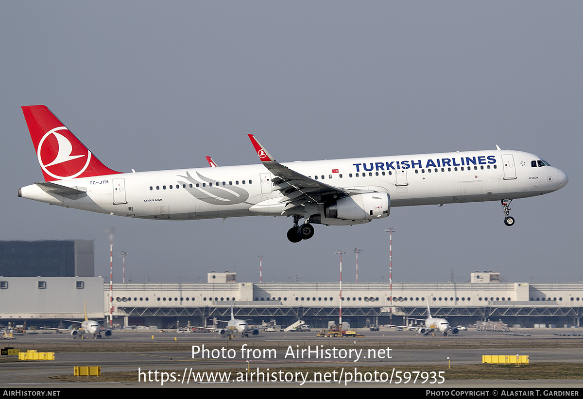 Aircraft Photo of TC-JTH | Airbus A321-231 | Turkish Airlines | AirHistory.net #597935