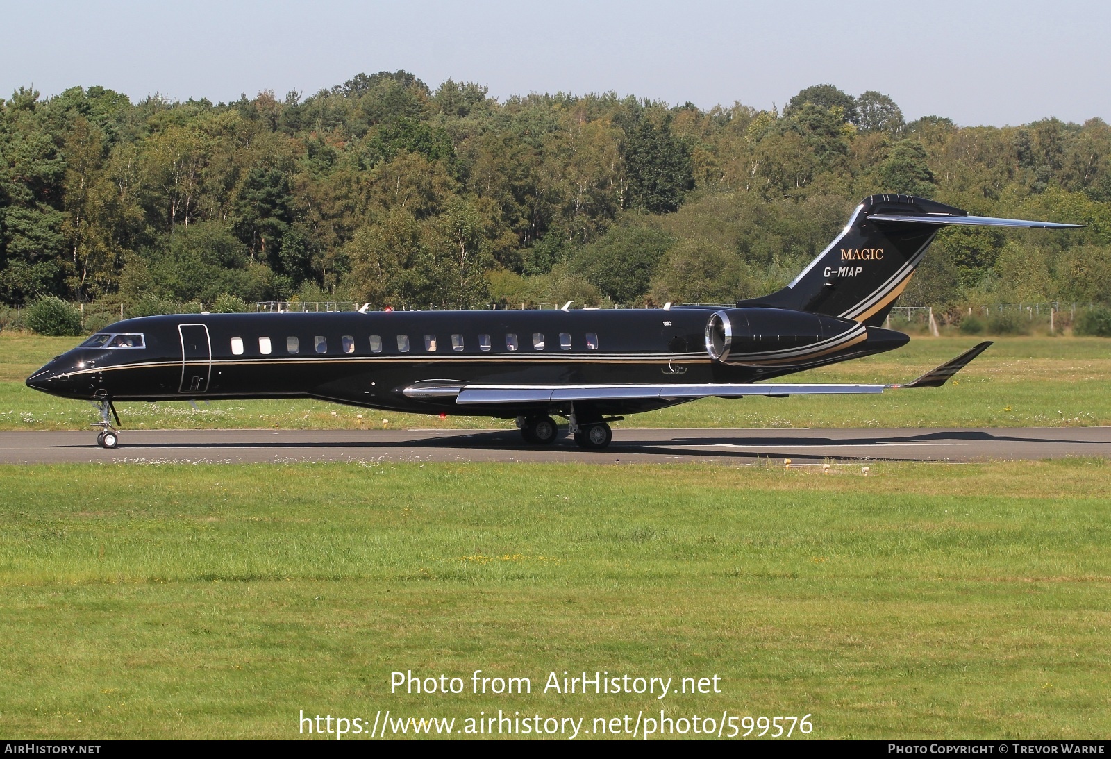 Aircraft Photo of G-MIAP | Bombardier Global 7500 (BD-700-2A12) | AirHistory.net #599576