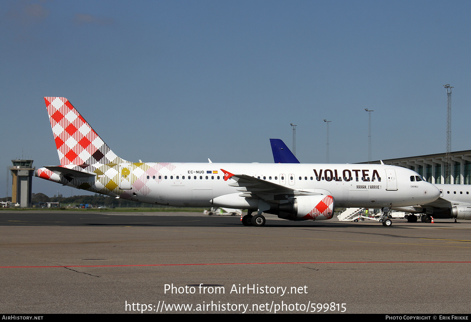 Aircraft Photo of EC-NUO | Airbus A320-214 | Volotea | AirHistory.net #599815