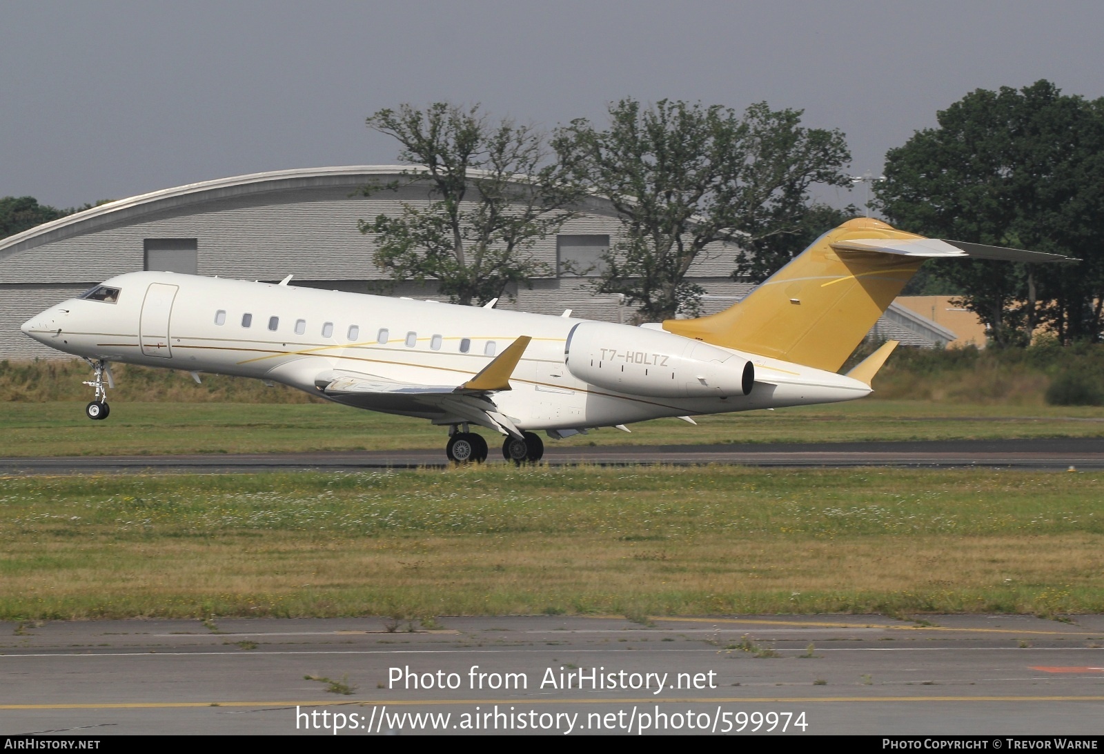 Aircraft Photo of T7-HOLTZ | Bombardier Global 5000 (BD-700-1A11) | AirHistory.net #599974